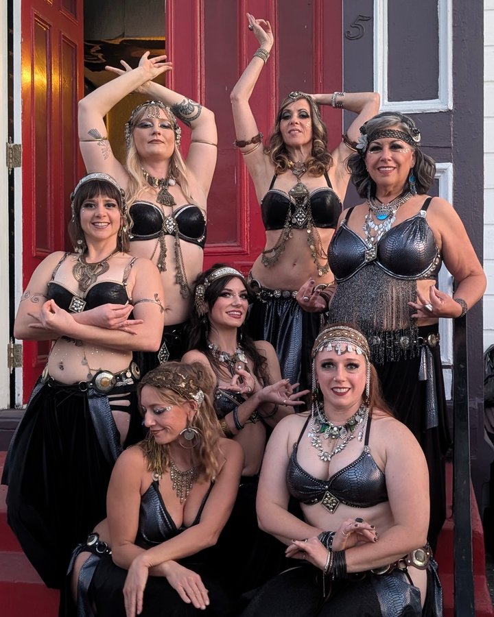 Azulene student troupe group photo