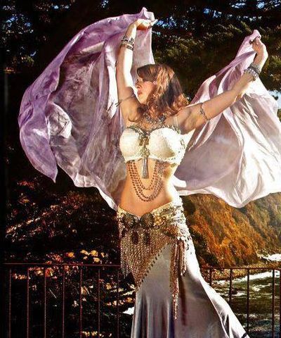 Jessica Cooper in expressive dance pose